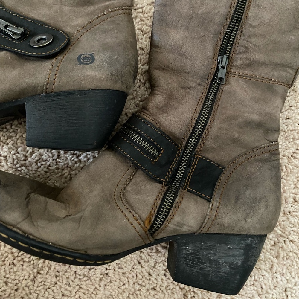 BORN // boots - Picture 2 of 5